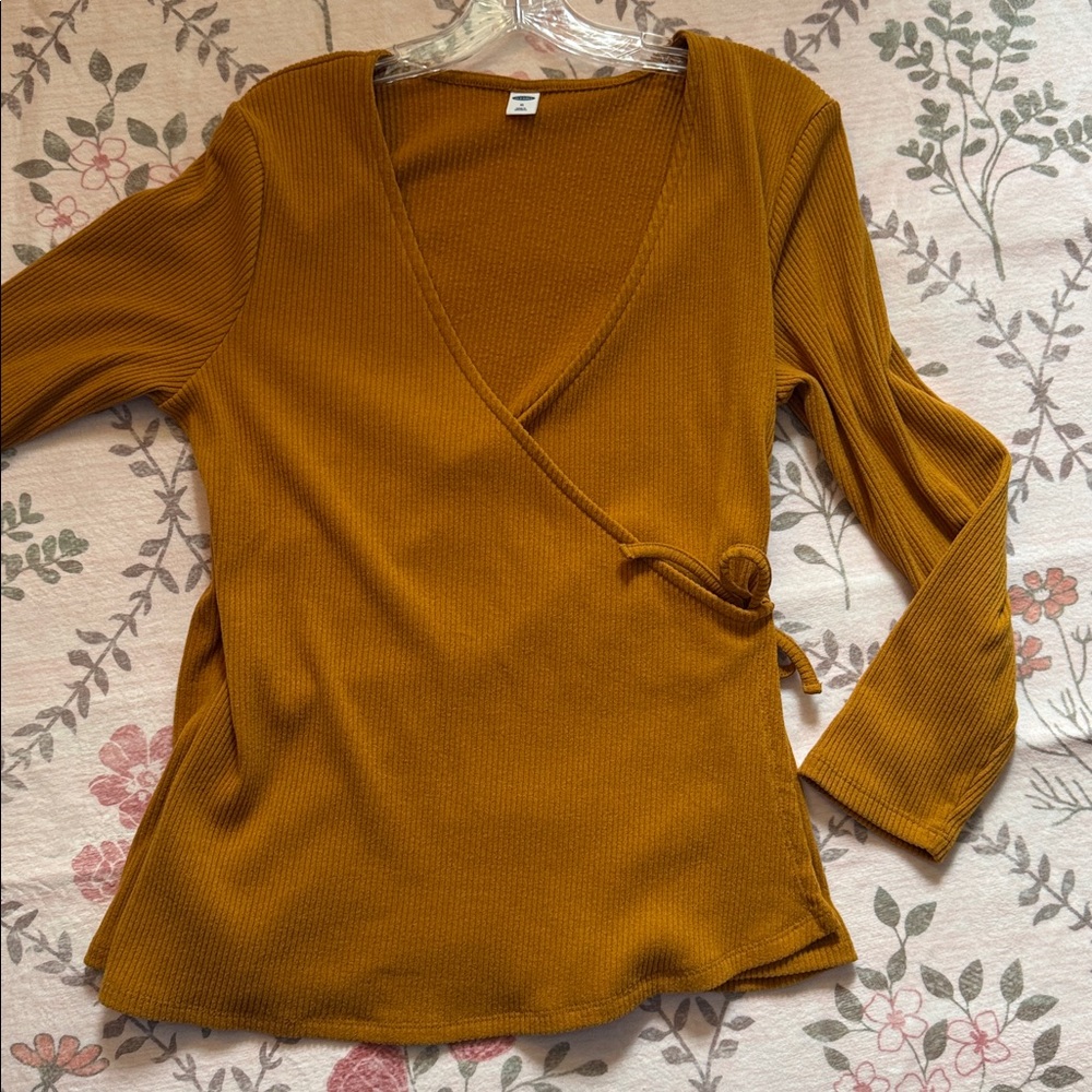 Old Navy Ribbed Knit Top in Burnt Orange - Picture 6 of 7